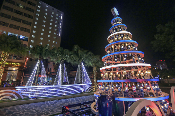 Đà Nẵng tràn ngập không khí Noel